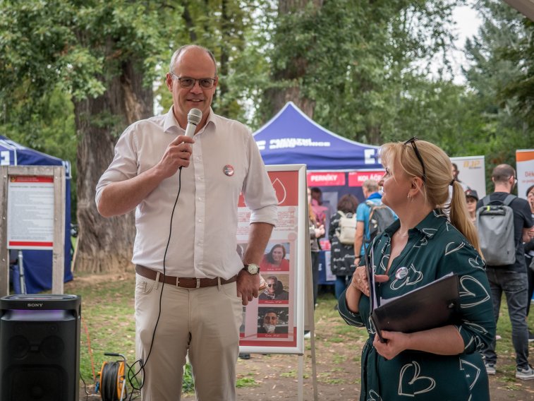Běh pro naději - zahájení - prof. Doubek, přednosta IHOK